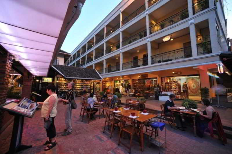 Silom Village Inn Bangkok Exterior photo