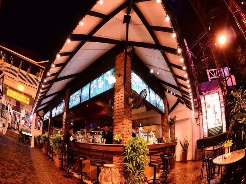 Silom Village Inn Bangkok Exterior photo