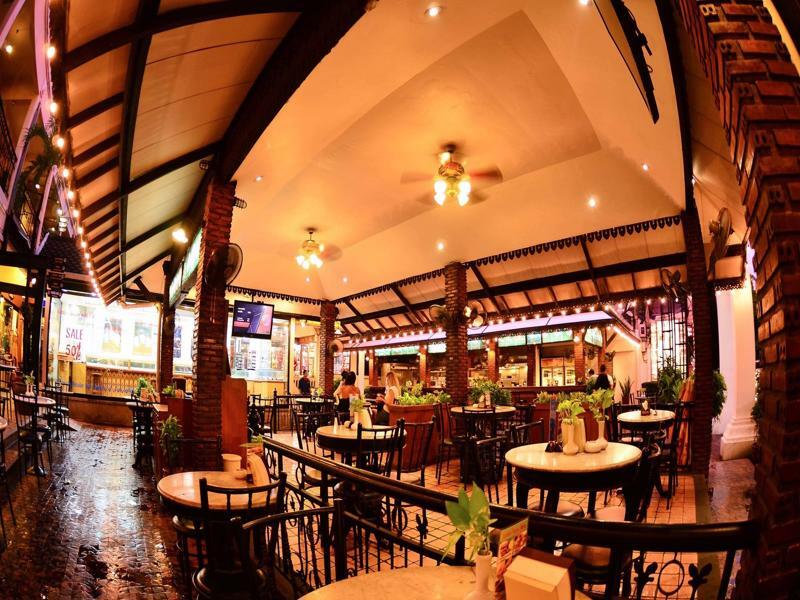Silom Village Inn Bangkok Exterior photo