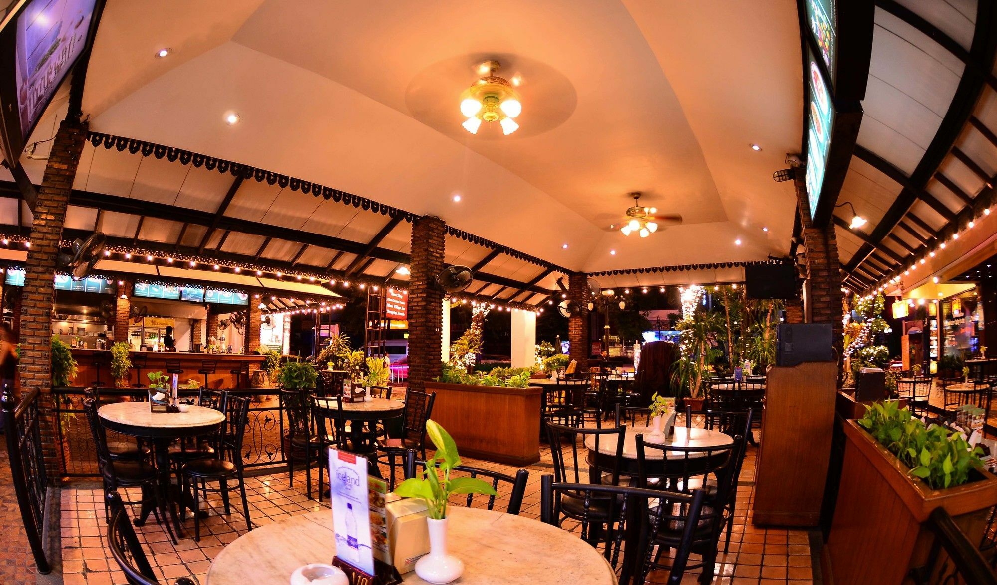 Silom Village Inn Bangkok Exterior photo